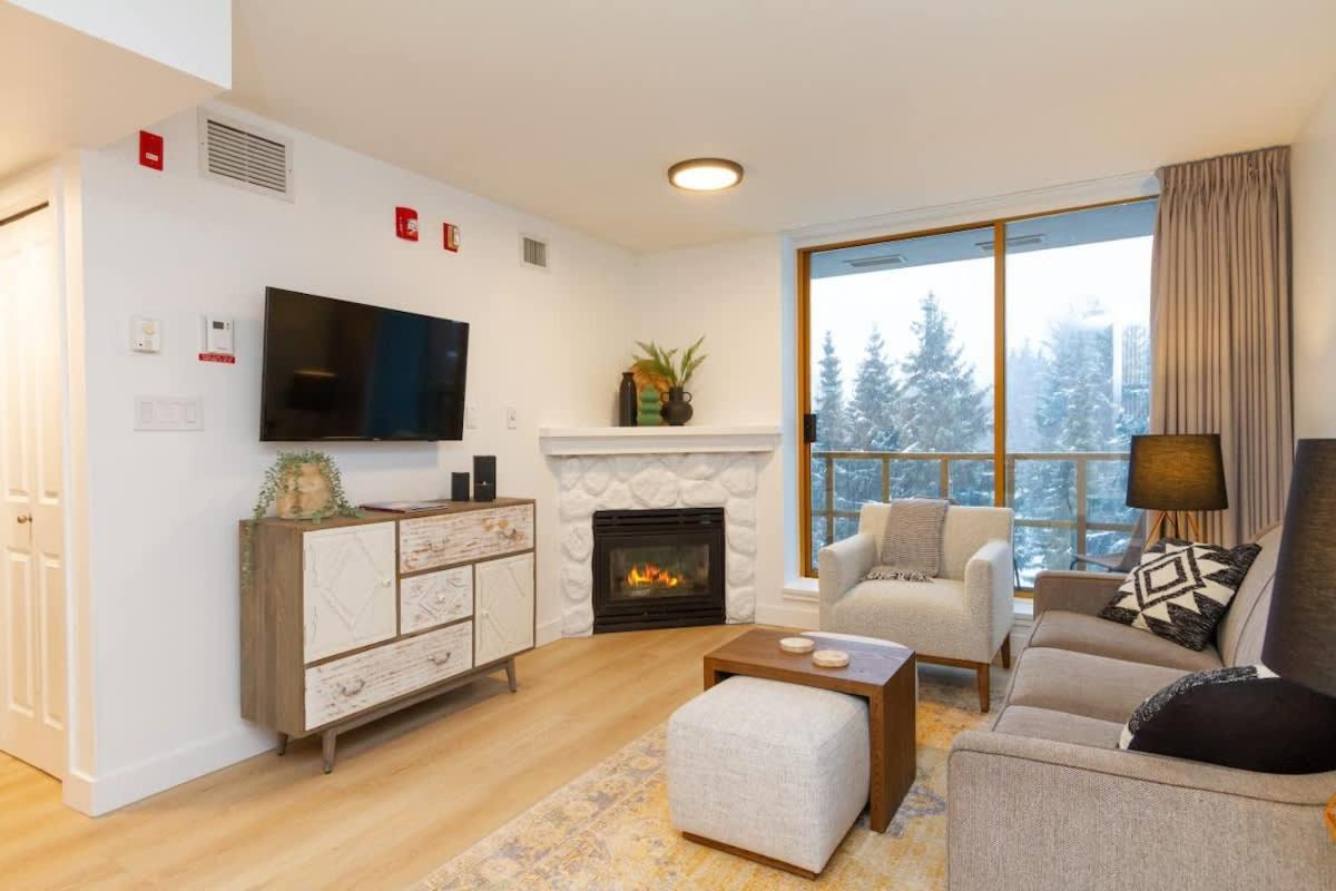 Renovated 1Bed-1Bath In Village With Pool, Hot Tub, And Sauna ويسلار المظهر الخارجي الصورة