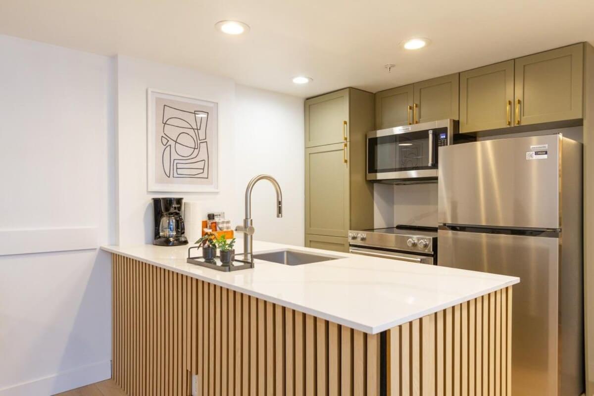 Renovated 1Bed-1Bath In Village With Pool, Hot Tub, And Sauna ويسلار المظهر الخارجي الصورة