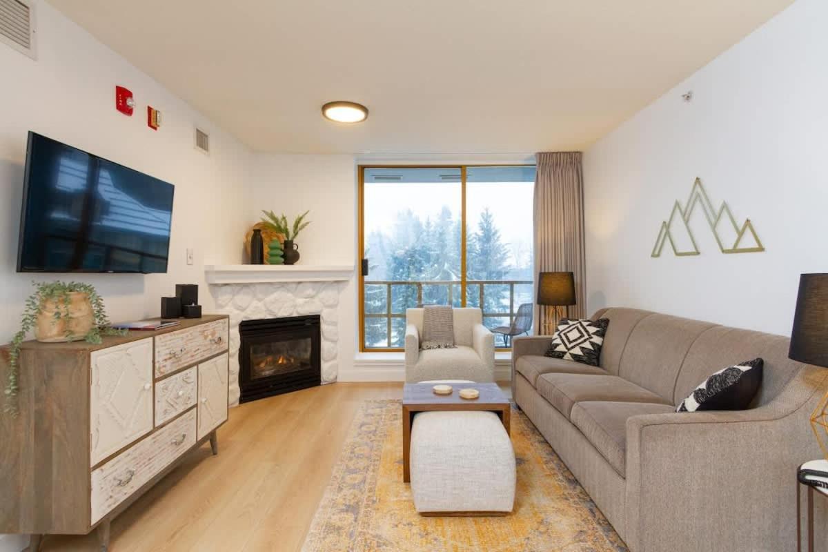 Renovated 1Bed-1Bath In Village With Pool, Hot Tub, And Sauna ويسلار المظهر الخارجي الصورة